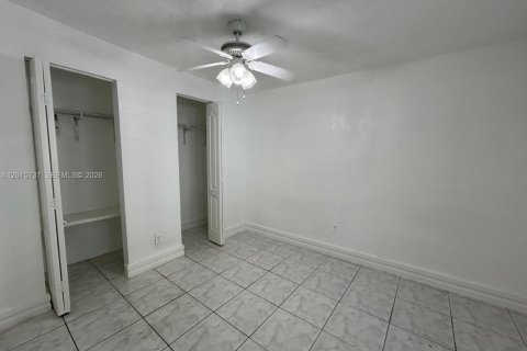 Immobilier commercial à louer à Miami, Floride: 1 chambre, 28.8 m2 № 2316060 - photo 9