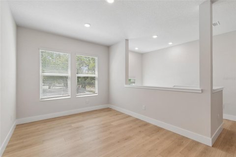 House in Tampa, Florida 4 bedrooms, 276.11 sq.m. № 2139073 - photo 17