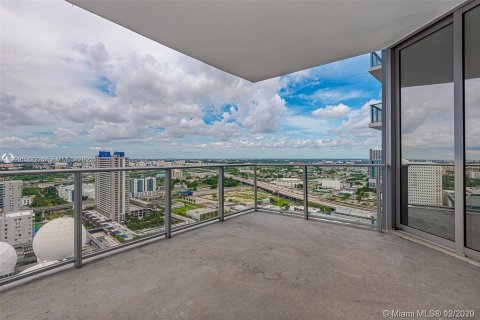 Copropriété à vendre à Miami, Floride: 2 chambres, 139.17 m2 № 1983991 - photo 4