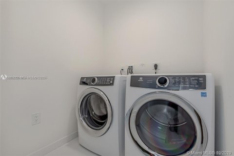 Copropriété à vendre à Miami, Floride: 2 chambres, 139.17 m2 № 1983991 - photo 6