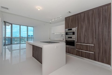 Condo in Miami, Florida, 2 bedrooms  № 1983991