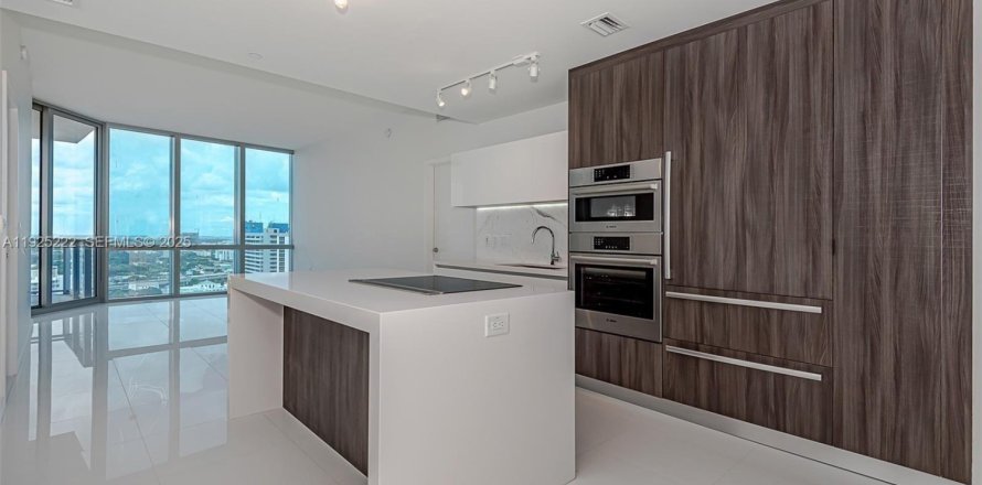 Condo à Miami, Floride, 2 chambres  № 1983991