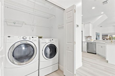 Villa ou maison à vendre à Merrit Island, Floride: 5 chambres, 288 m2 № 2325039 - photo 28