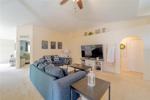 House in Dundee, Florida 3 bedrooms, 150.13 sq.m. № 1813612 - photo 10