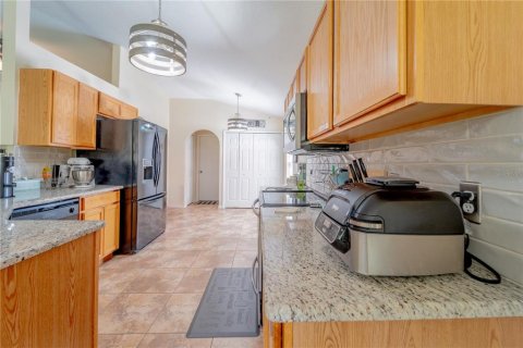 House in Dundee, Florida 3 bedrooms, 150.13 sq.m. № 1813612 - photo 15