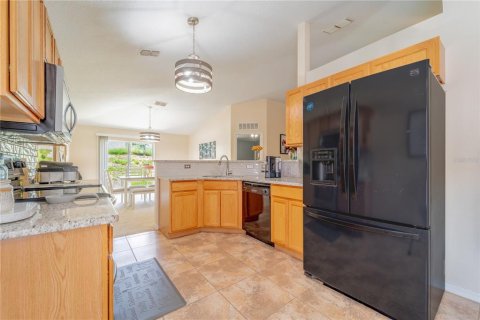 House in Dundee, Florida 3 bedrooms, 150.13 sq.m. № 1813612 - photo 14