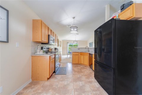 House in Dundee, Florida 3 bedrooms, 150.13 sq.m. № 1813612 - photo 12