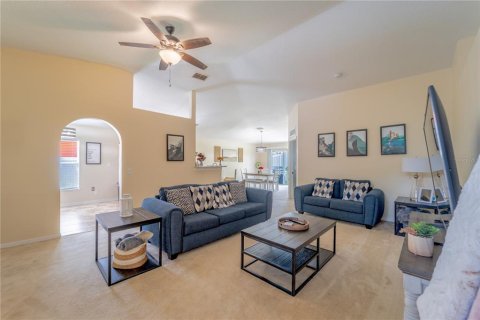 House in Dundee, Florida 3 bedrooms, 150.13 sq.m. № 1813612 - photo 9