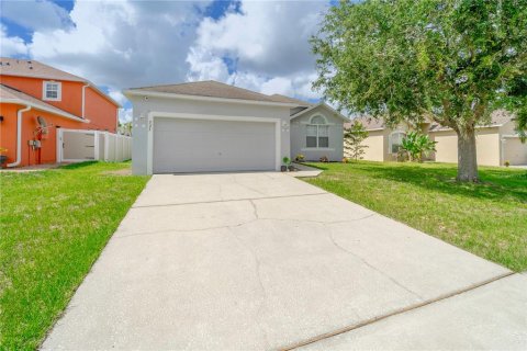 House in Dundee, Florida 3 bedrooms, 150.13 sq.m. № 1813612 - photo 2