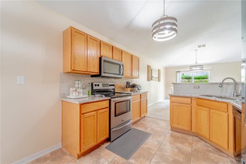 House in Dundee, Florida 3 bedrooms, 150.13 sq.m. № 1813612 - photo 13