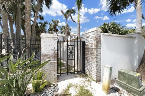 Casa en venta en Belleair Beach, Florida, 2 dormitorios, 175.03 m2 № 1592843 - foto 11