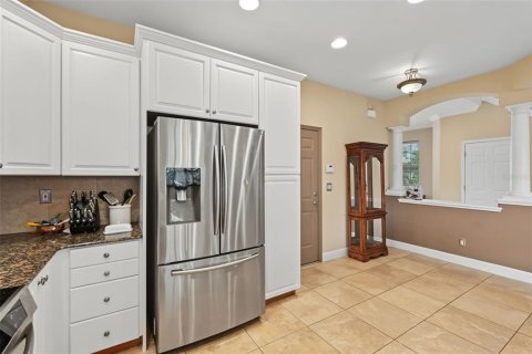 Townhouse in Palm Harbor, Florida 4 bedrooms, 215.35 sq.m. № 2223329 - photo 13