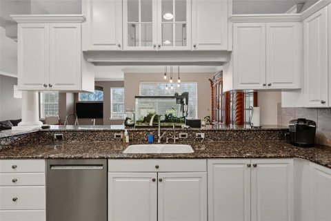 Townhouse in Palm Harbor, Florida 4 bedrooms, 215.35 sq.m. № 2223329 - photo 15