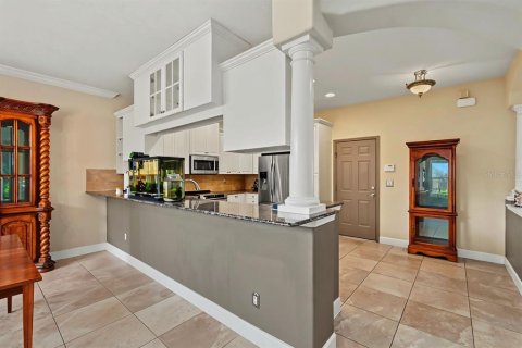 Townhouse in Palm Harbor, Florida 4 bedrooms, 215.35 sq.m. № 2223329 - photo 17