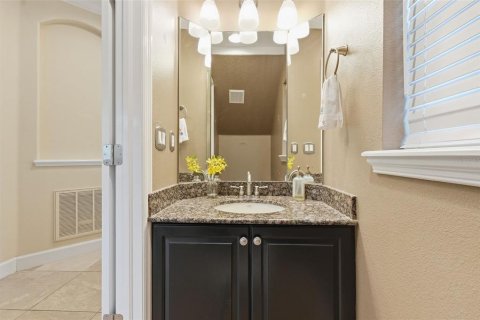 Townhouse in Palm Harbor, Florida 4 bedrooms, 215.35 sq.m. № 2223329 - photo 6