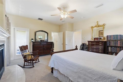 Townhouse in Palm Harbor, Florida 4 bedrooms, 215.35 sq.m. № 2223329 - photo 25