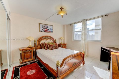 Condominio en venta en Hallandale Beach, Florida, 2 dormitorios, 111.48 m2 № 1693981 - foto 7