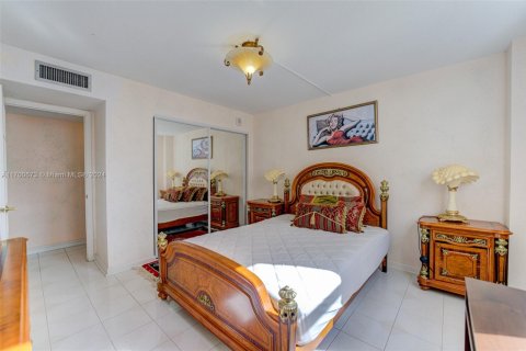 Condominio en venta en Hallandale Beach, Florida, 2 dormitorios, 111.48 m2 № 1693981 - foto 8