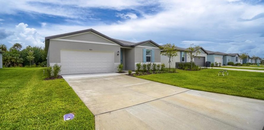House in Parrish, Florida 4 bedrooms, 170.94 sq.m. № 2236998
