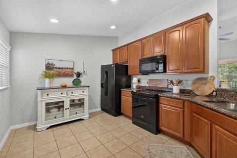 Condo in Four Corners, Florida, 2 bedrooms  № 2383411 - photo 8