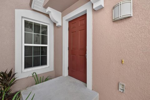 Condo in Four Corners, Florida, 2 bedrooms  № 2383411 - photo 3