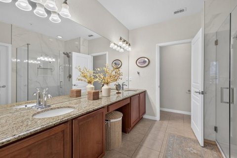 Condo in Four Corners, Florida, 2 bedrooms  № 2383411 - photo 15