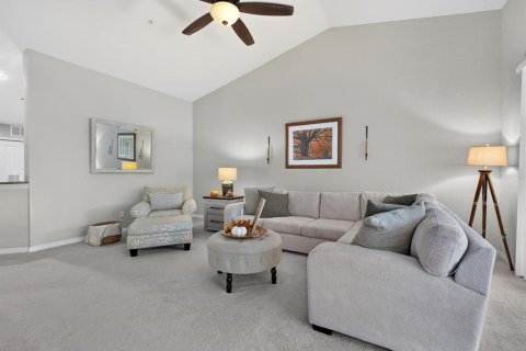 Condo in Four Corners, Florida, 2 bedrooms  № 2383411 - photo 6
