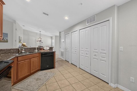 Condo in Four Corners, Florida, 2 bedrooms  № 2383411 - photo 10