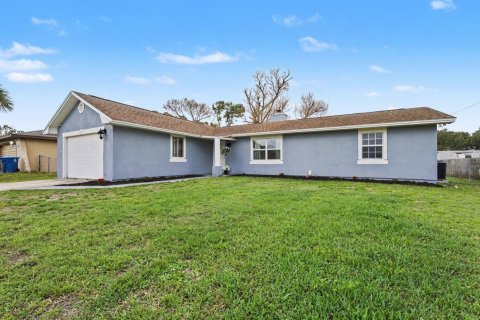 House in Palm Bay, Florida 3 bedrooms, 115.38 sq.m. № 2181954 - photo 21