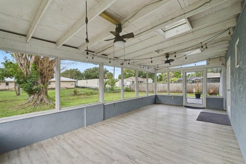 House in Palm Bay, Florida 3 bedrooms, 115.38 sq.m. № 2181954 - photo 16