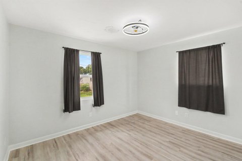 House in Palm Bay, Florida 3 bedrooms, 115.38 sq.m. № 2181954 - photo 11