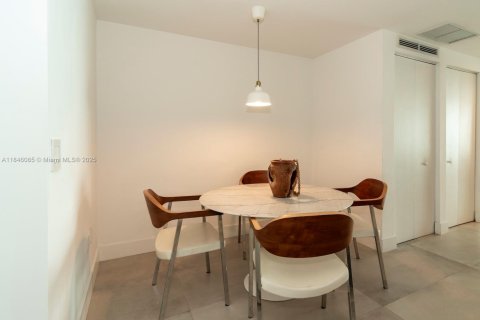 Купить кондоминиум в Майами, Флорида 2 спальни, 99.13м2, № 1940714 - фото 14