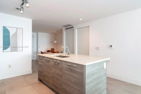 Купить кондоминиум в Майами, Флорида 2 спальни, 99.13м2, № 1940714 - фото 9