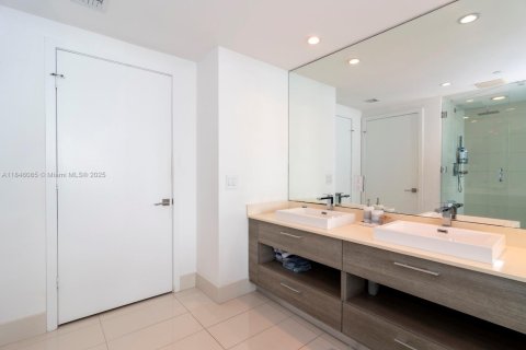 Купить кондоминиум в Майами, Флорида 2 спальни, 99.13м2, № 1940714 - фото 19