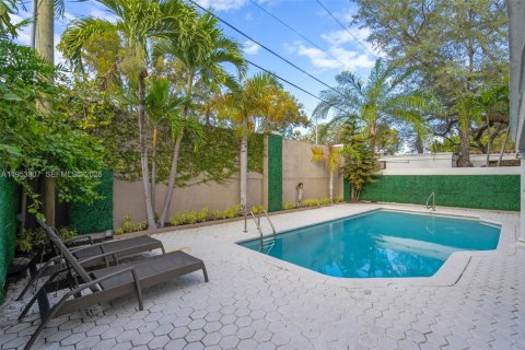 House in Miami, Florida 4 bedrooms, 273.6 sq.m. № 2011926 - photo 28