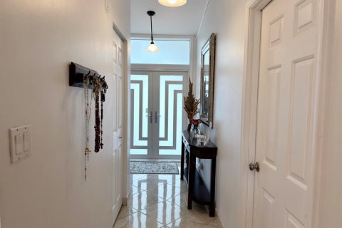 House in Weston, Florida 4 bedrooms, 186.73 sq.m. № 2250045 - photo 5