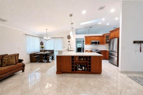 House in Weston, Florida 4 bedrooms, 186.73 sq.m. № 2250045 - photo 11