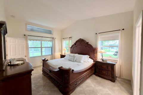 House in Weston, Florida 4 bedrooms, 186.73 sq.m. № 2250045 - photo 13