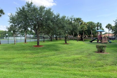 House in Weston, Florida 4 bedrooms, 186.73 sq.m. № 2250045 - photo 27