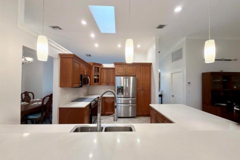 House in Weston, Florida 4 bedrooms, 186.73 sq.m. № 2250045 - photo 8