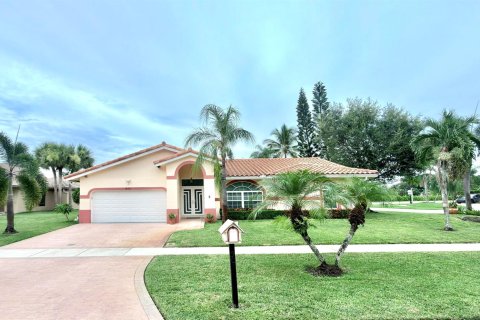 House in Weston, Florida 4 bedrooms, 186.73 sq.m. № 2250045