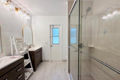 House in Weston, Florida 4 bedrooms, 186.73 sq.m. № 2250045 - photo 19