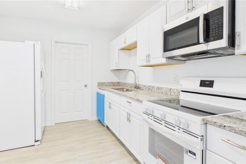 Villa ou maison à vendre à Tampa, Floride: 3 chambres, 101.73 m2 № 1916810 - photo 4