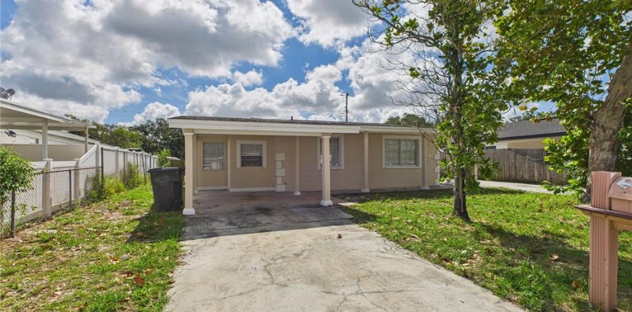 Villa ou maison à Tampa, Floride 3 chambres, 101.73 m2 № 1916810