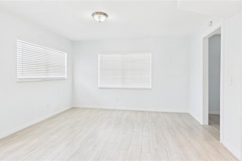 Villa ou maison à vendre à Tampa, Floride: 3 chambres, 101.73 m2 № 1916810 - photo 8