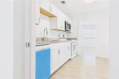 Villa ou maison à vendre à Tampa, Floride: 3 chambres, 101.73 m2 № 1916810 - photo 3
