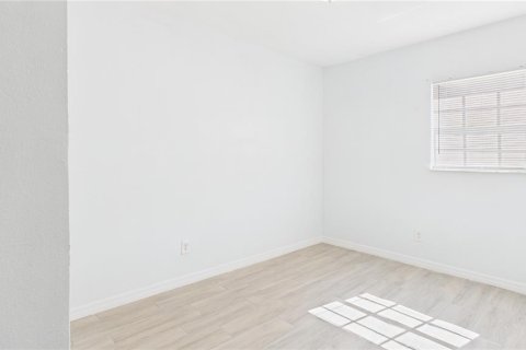 Villa ou maison à vendre à Tampa, Floride: 3 chambres, 101.73 m2 № 1916810 - photo 10