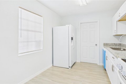 Villa ou maison à vendre à Tampa, Floride: 3 chambres, 101.73 m2 № 1916810 - photo 5