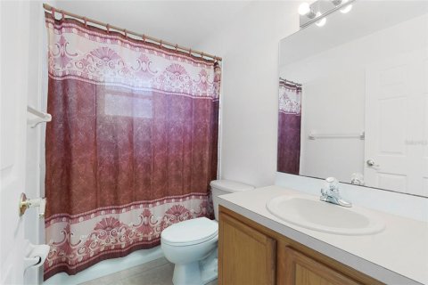 House in Zephyrhills, Florida 3 bedrooms, 130.34 sq.m. № 2294608 - photo 17