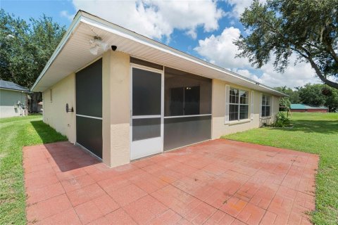 House in Zephyrhills, Florida 3 bedrooms, 130.34 sq.m. № 2294608 - photo 2